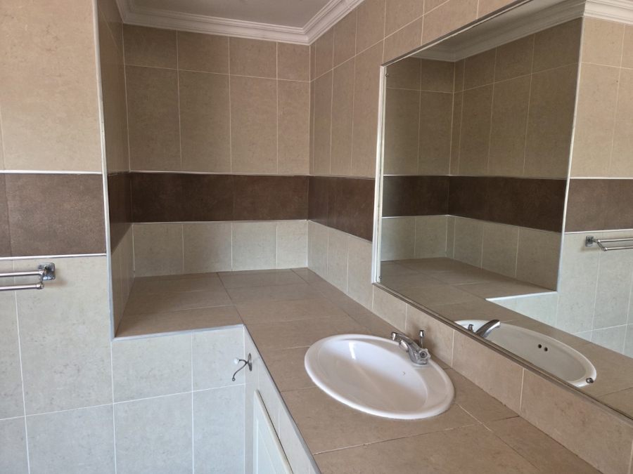 4 Bedroom Property for Sale in Eldoraigne Gauteng