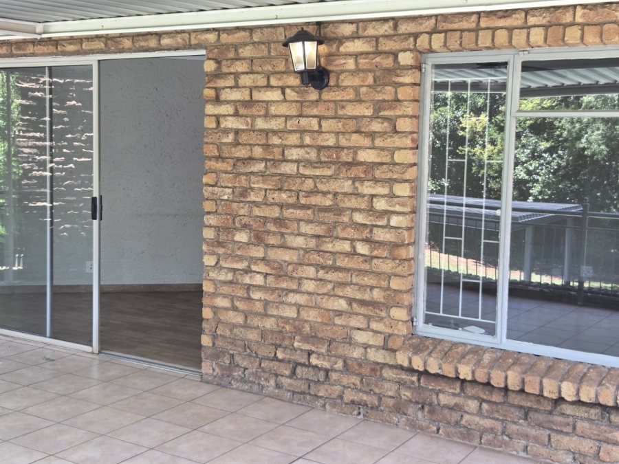 4 Bedroom Property for Sale in Eldoraigne Gauteng