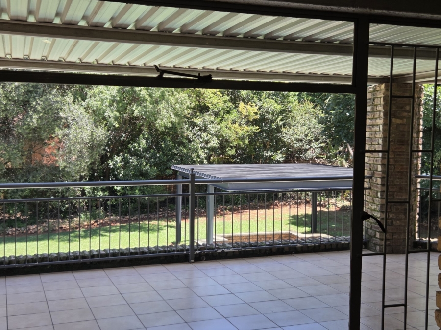 4 Bedroom Property for Sale in Eldoraigne Gauteng