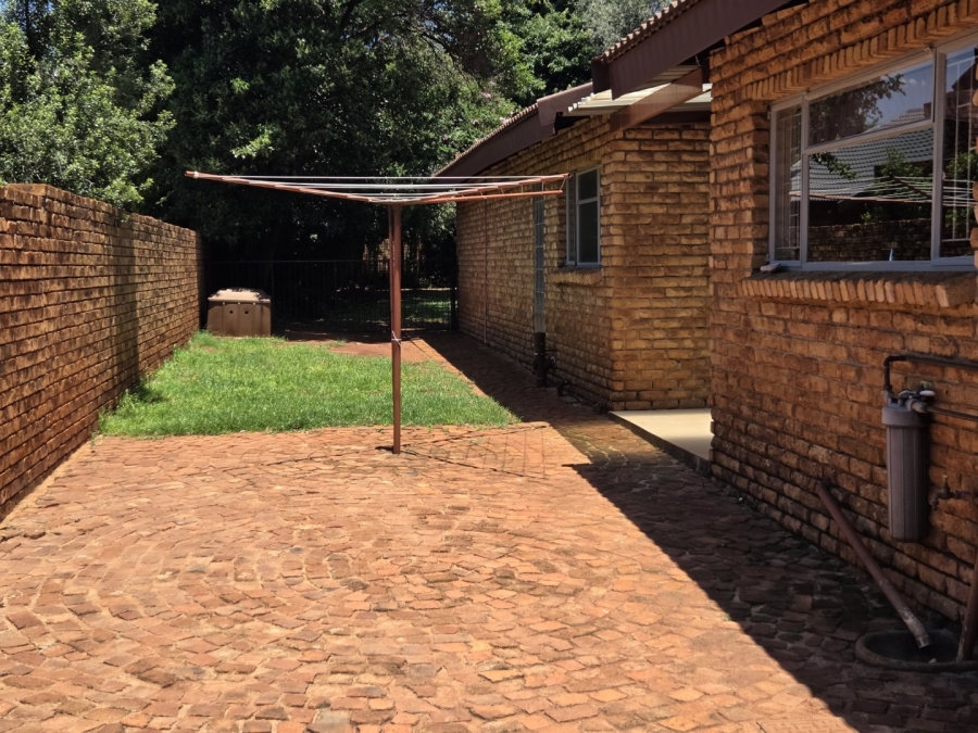 4 Bedroom Property for Sale in Eldoraigne Gauteng