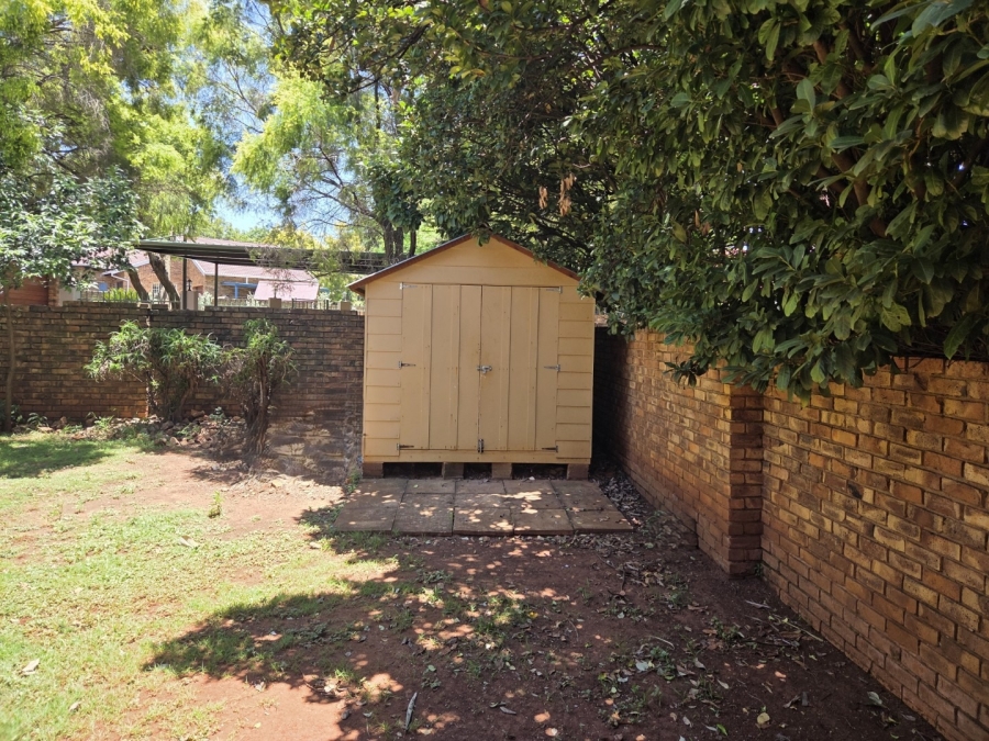 4 Bedroom Property for Sale in Eldoraigne Gauteng