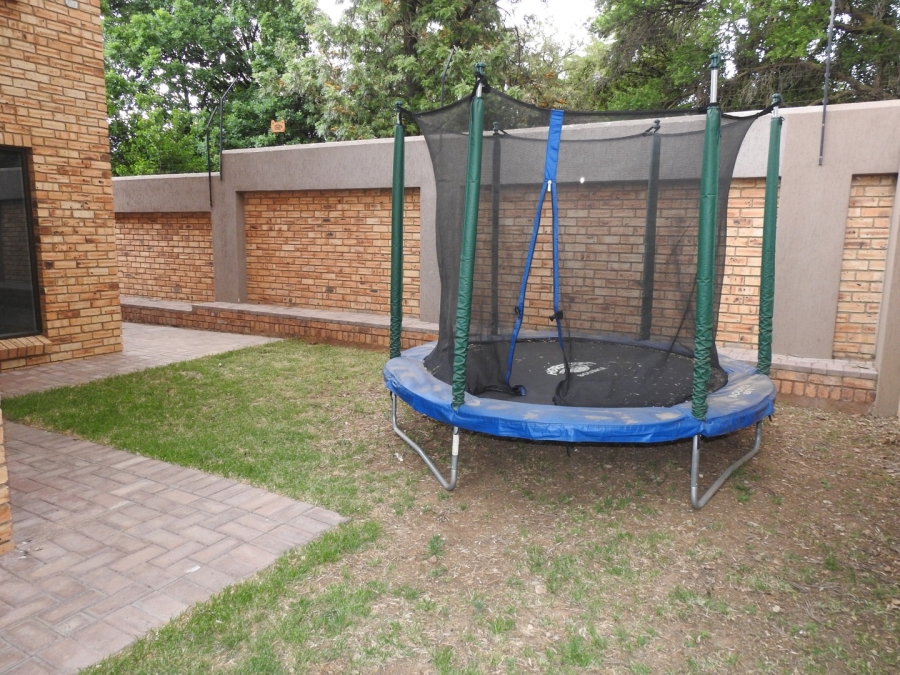 To Let 3 Bedroom Property for Rent in Ravenswood Gauteng