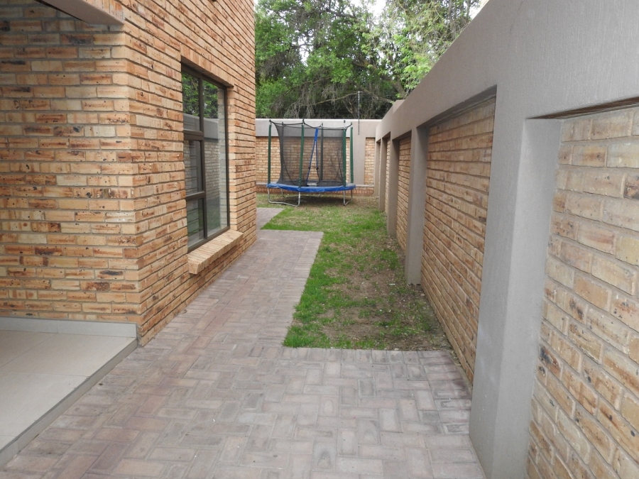 To Let 3 Bedroom Property for Rent in Ravenswood Gauteng