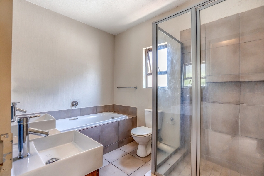 3 Bedroom Property for Sale in Beverley Gauteng