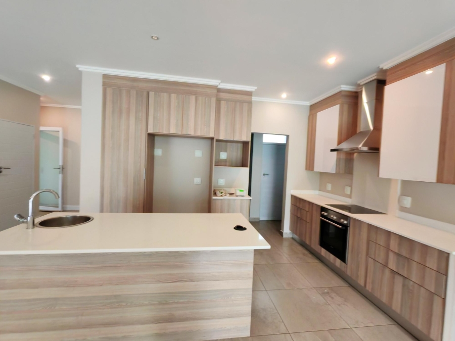 To Let 3 Bedroom Property for Rent in Sandown Gauteng