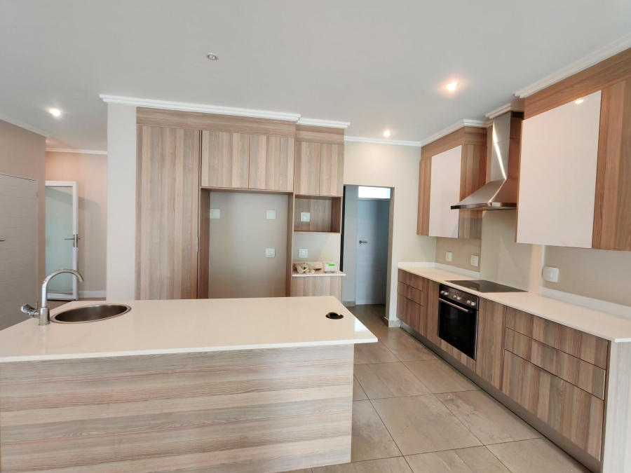 To Let 3 Bedroom Property for Rent in Sandown Gauteng