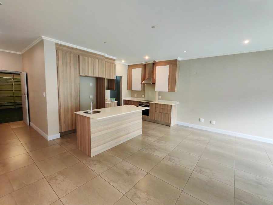 To Let 3 Bedroom Property for Rent in Sandown Gauteng