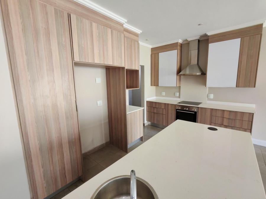 To Let 3 Bedroom Property for Rent in Sandown Gauteng