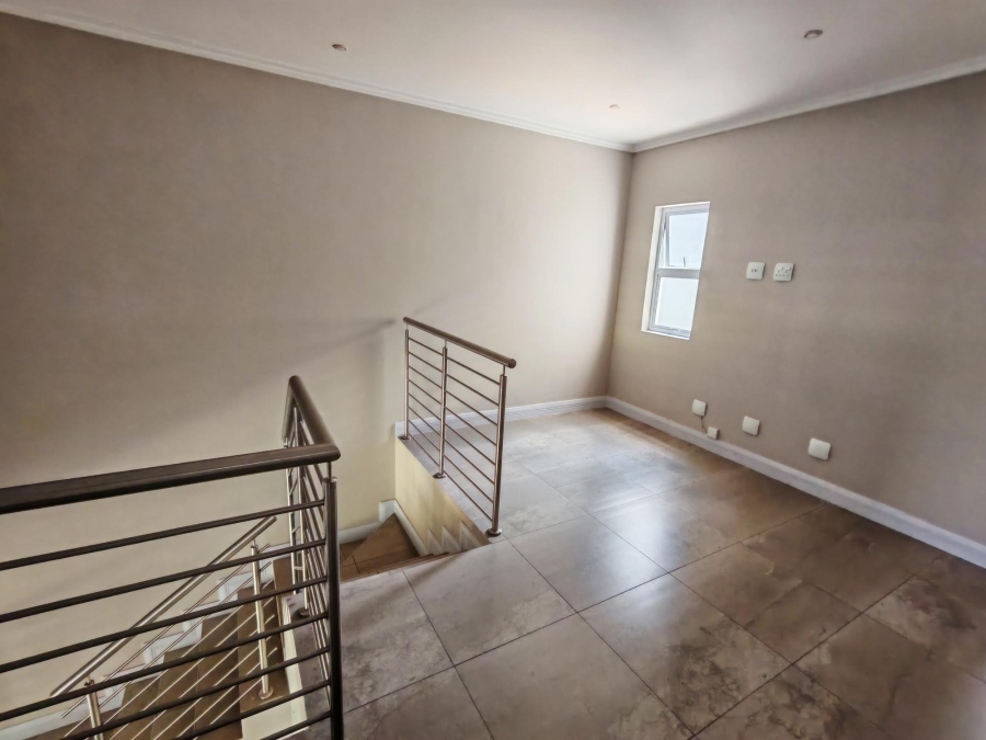 To Let 3 Bedroom Property for Rent in Sandown Gauteng