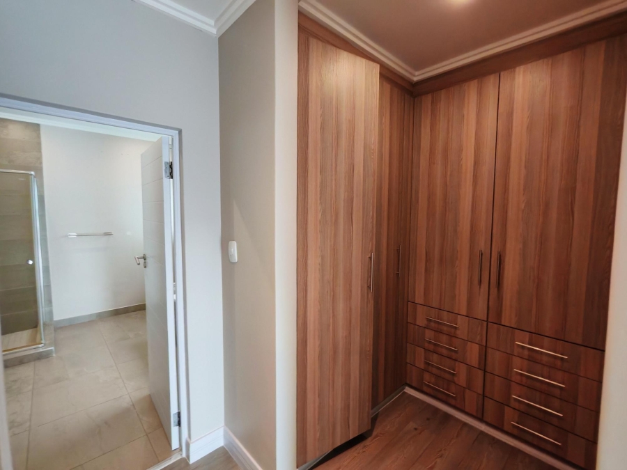 To Let 3 Bedroom Property for Rent in Sandown Gauteng