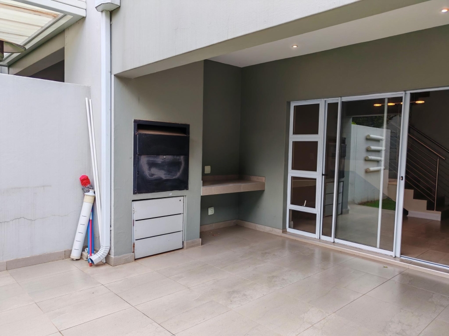 To Let 3 Bedroom Property for Rent in Sandown Gauteng