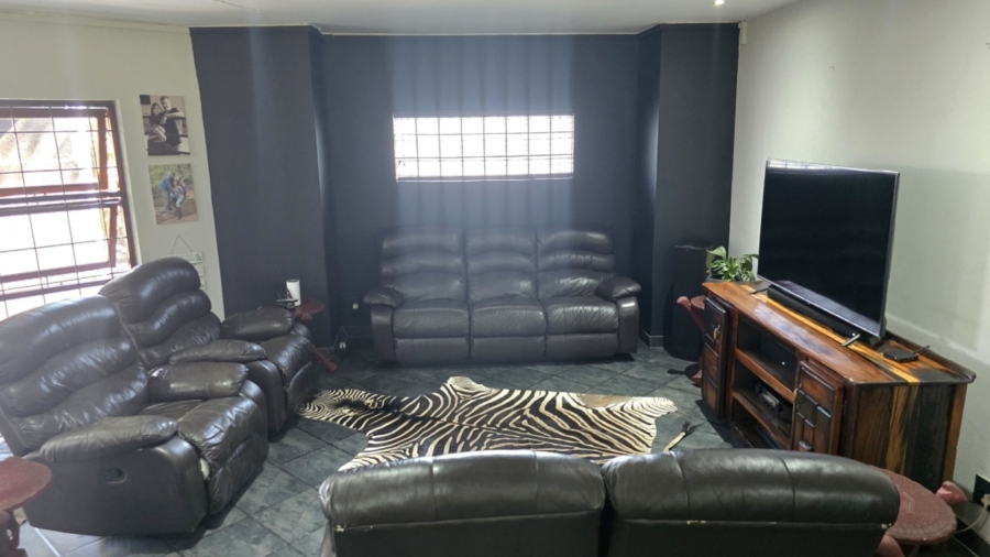 4 Bedroom Property for Sale in Waterkloof Ridge Gauteng