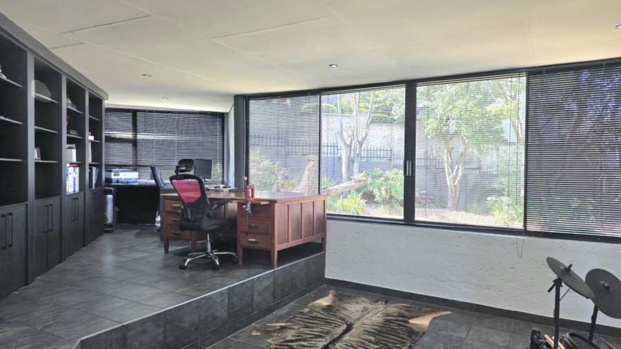 4 Bedroom Property for Sale in Waterkloof Ridge Gauteng