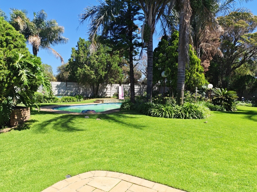 4 Bedroom Property for Sale in Brackenhurst Gauteng