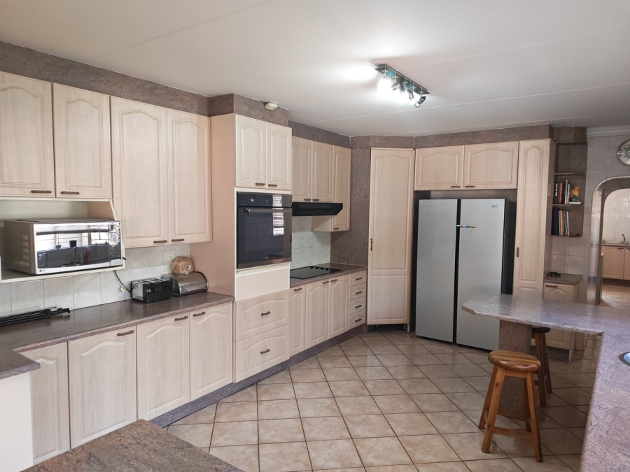 4 Bedroom Property for Sale in Brackenhurst Gauteng