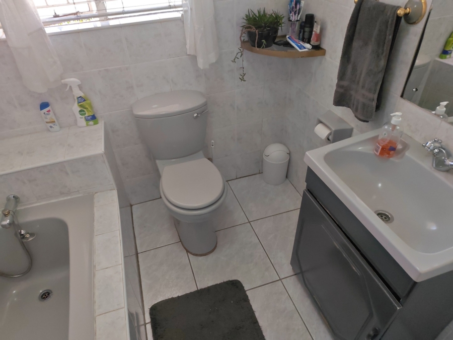 4 Bedroom Property for Sale in Brackenhurst Gauteng