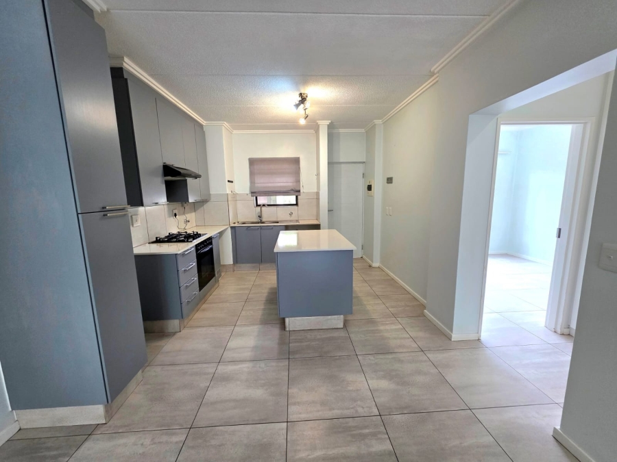 To Let 2 Bedroom Property for Rent in Lonehill Gauteng