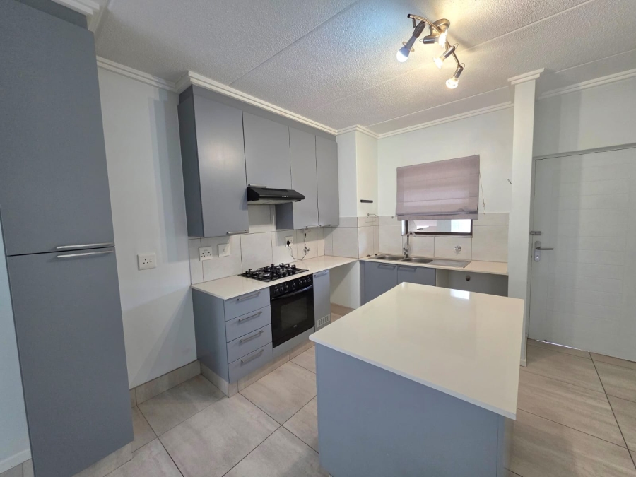 To Let 2 Bedroom Property for Rent in Lonehill Gauteng