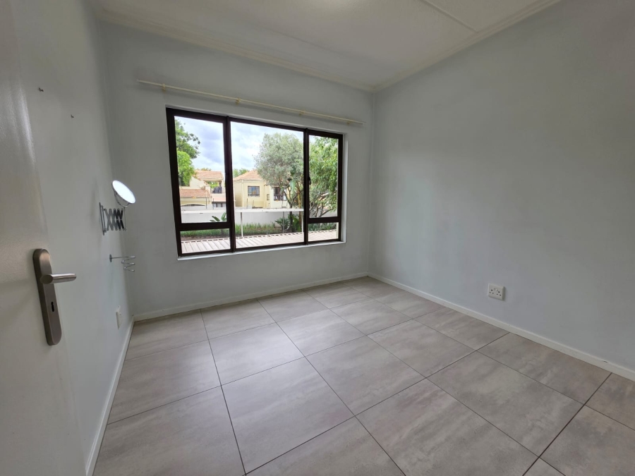 To Let 2 Bedroom Property for Rent in Lonehill Gauteng