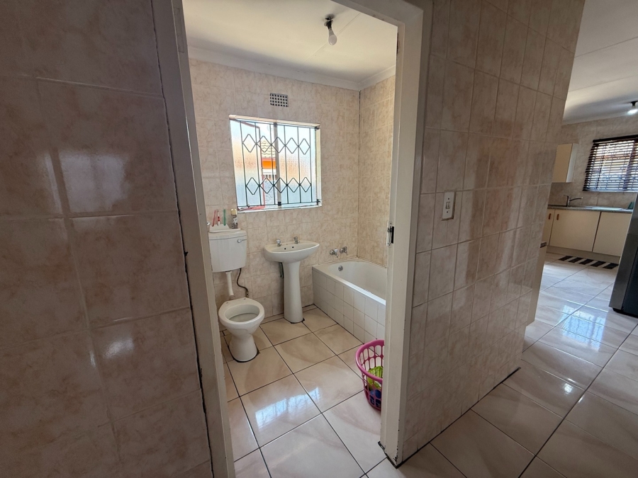 3 Bedroom Property for Sale in Alveda Park Gauteng