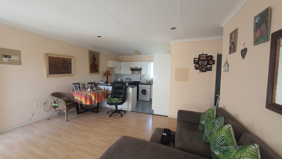 2 Bedroom Property for Sale in Radiokop Gauteng