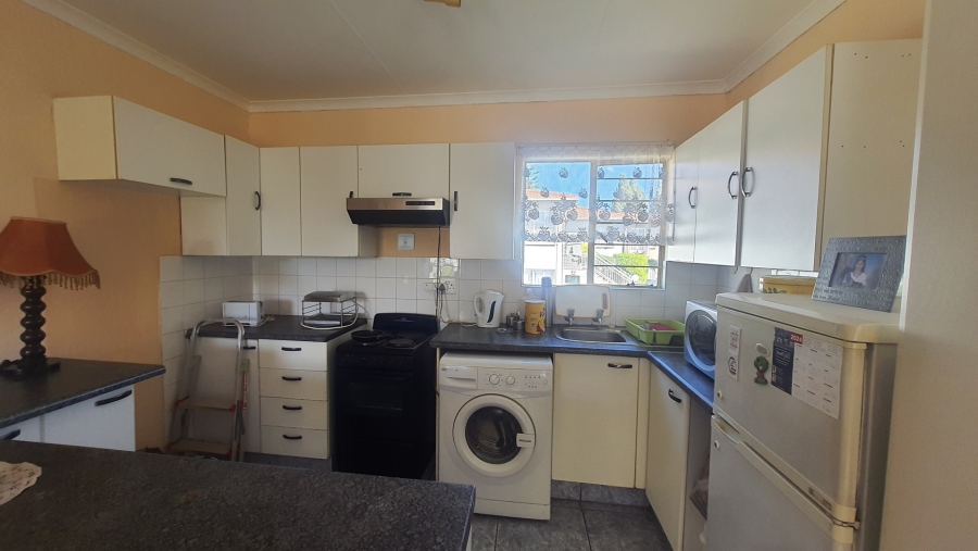 2 Bedroom Property for Sale in Radiokop Gauteng