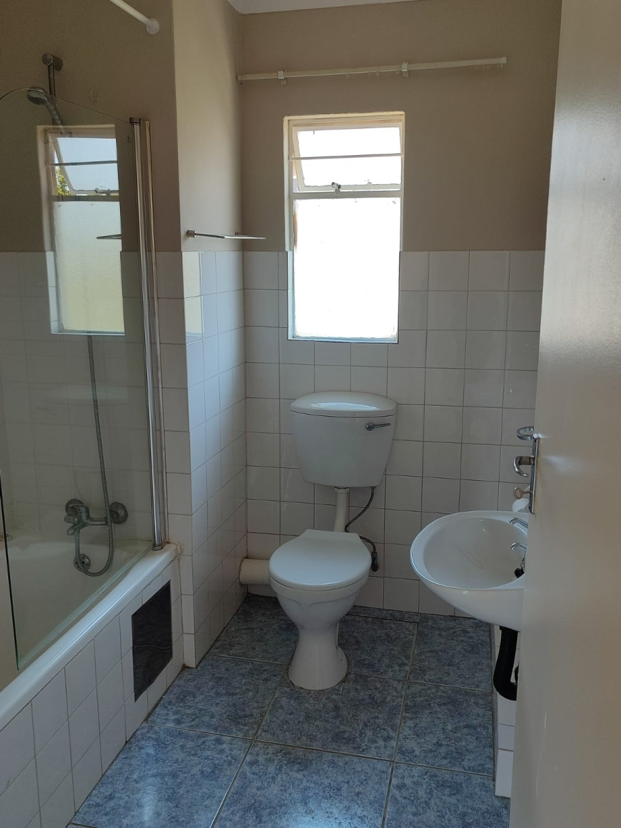 2 Bedroom Property for Sale in Radiokop Gauteng