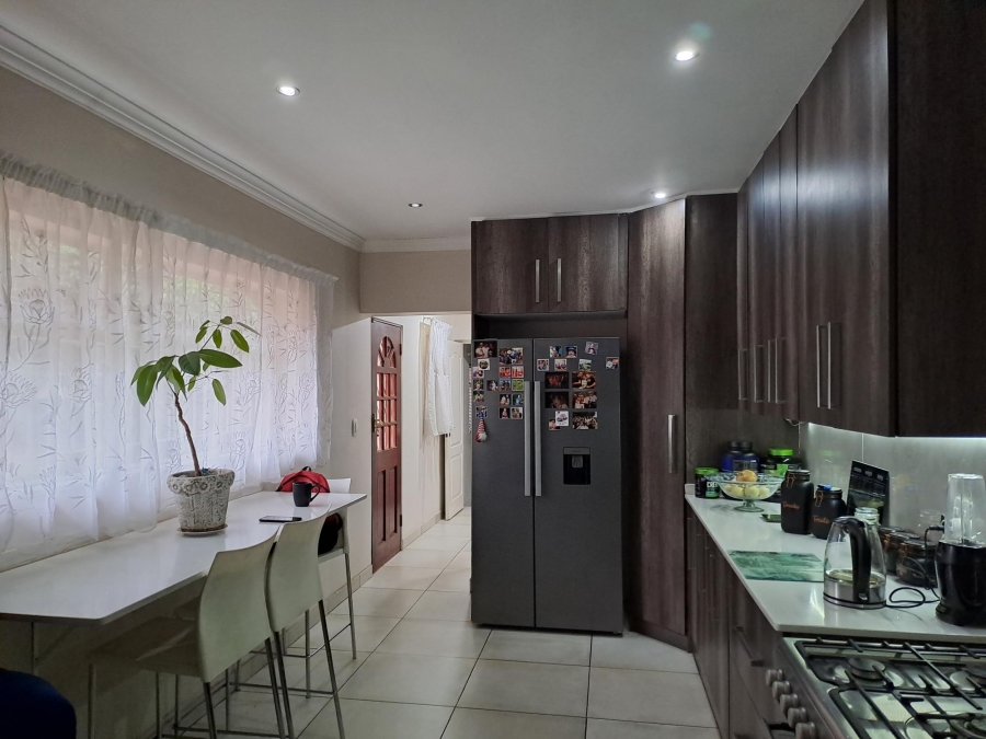 To Let 4 Bedroom Property for Rent in Denneoord Gauteng
