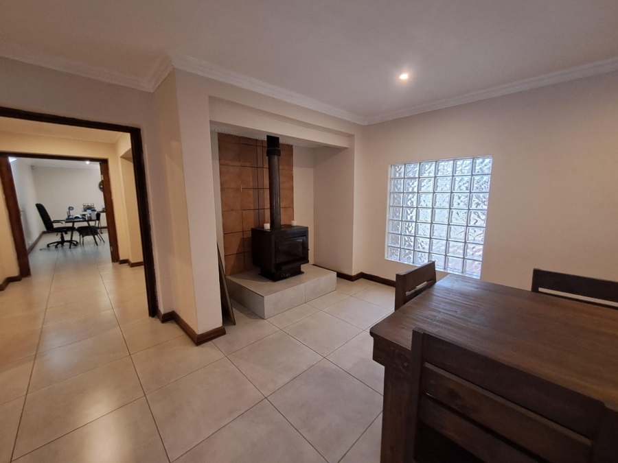 To Let 4 Bedroom Property for Rent in Denneoord Gauteng