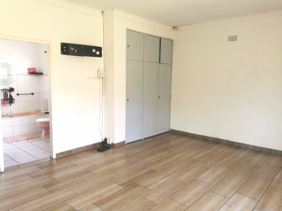 4 Bedroom Property for Sale in Elspark Gauteng