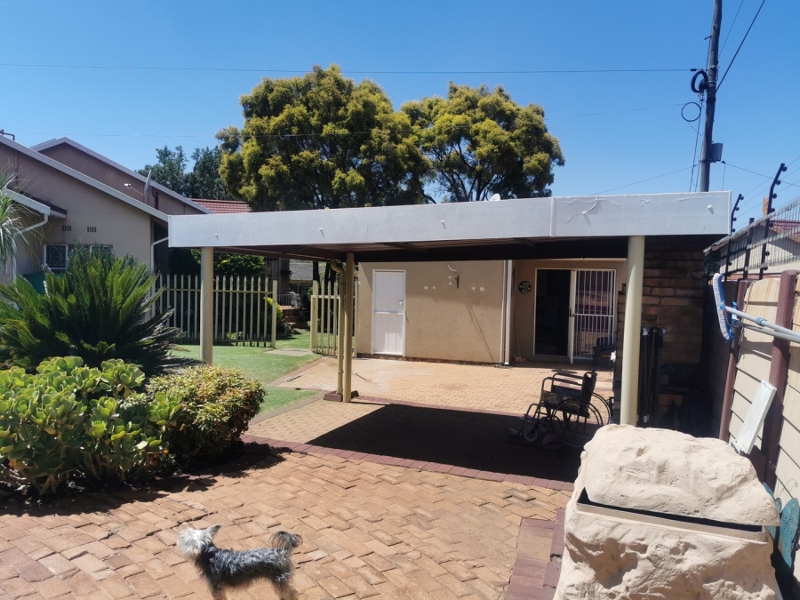 4 Bedroom Property for Sale in Elspark Gauteng