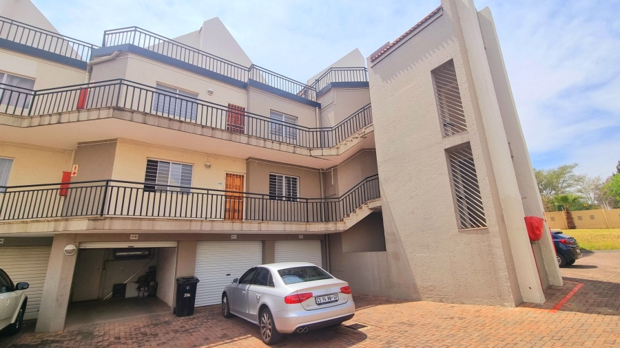 4 Bedroom Property for Sale in Halfway Gardens Gauteng