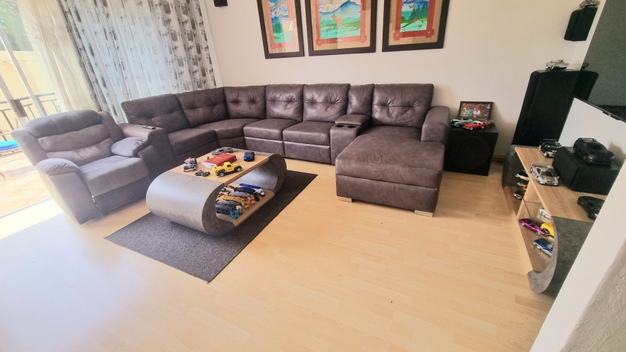 4 Bedroom Property for Sale in Halfway Gardens Gauteng