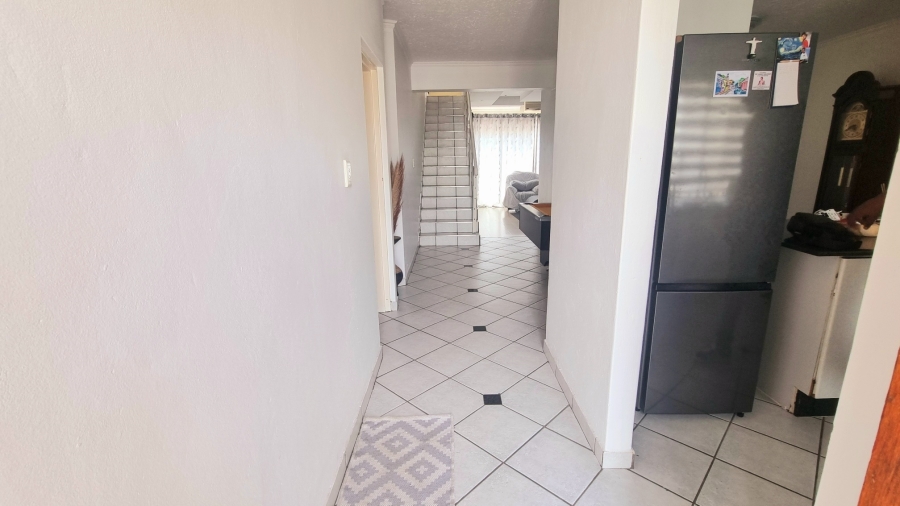 4 Bedroom Property for Sale in Halfway Gardens Gauteng