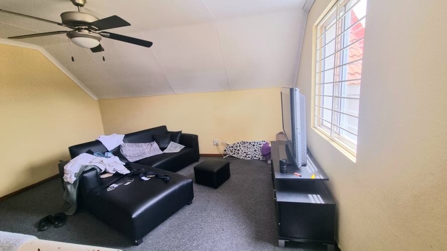 4 Bedroom Property for Sale in Halfway Gardens Gauteng