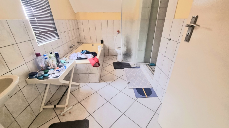 4 Bedroom Property for Sale in Halfway Gardens Gauteng