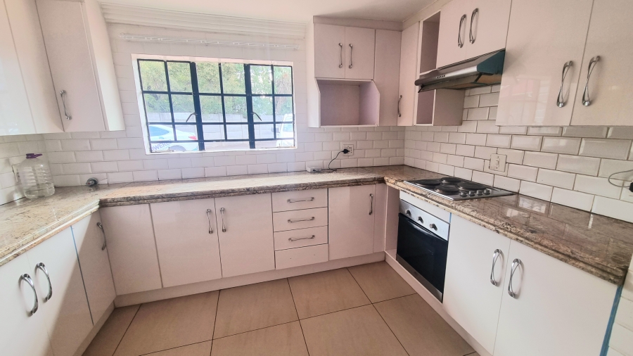 To Let 3 Bedroom Property for Rent in Noordwyk Gauteng