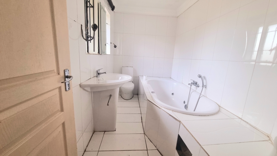 To Let 3 Bedroom Property for Rent in Noordwyk Gauteng