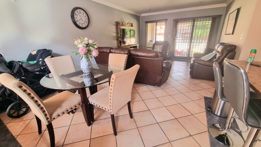 To Let 3 Bedroom Property for Rent in Crescent Wood Country Estate Gauteng