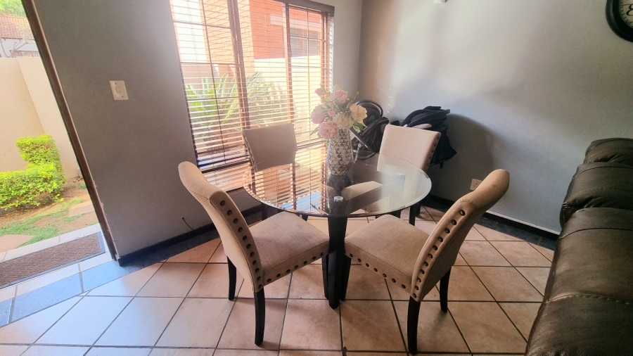 To Let 3 Bedroom Property for Rent in Crescent Wood Country Estate Gauteng