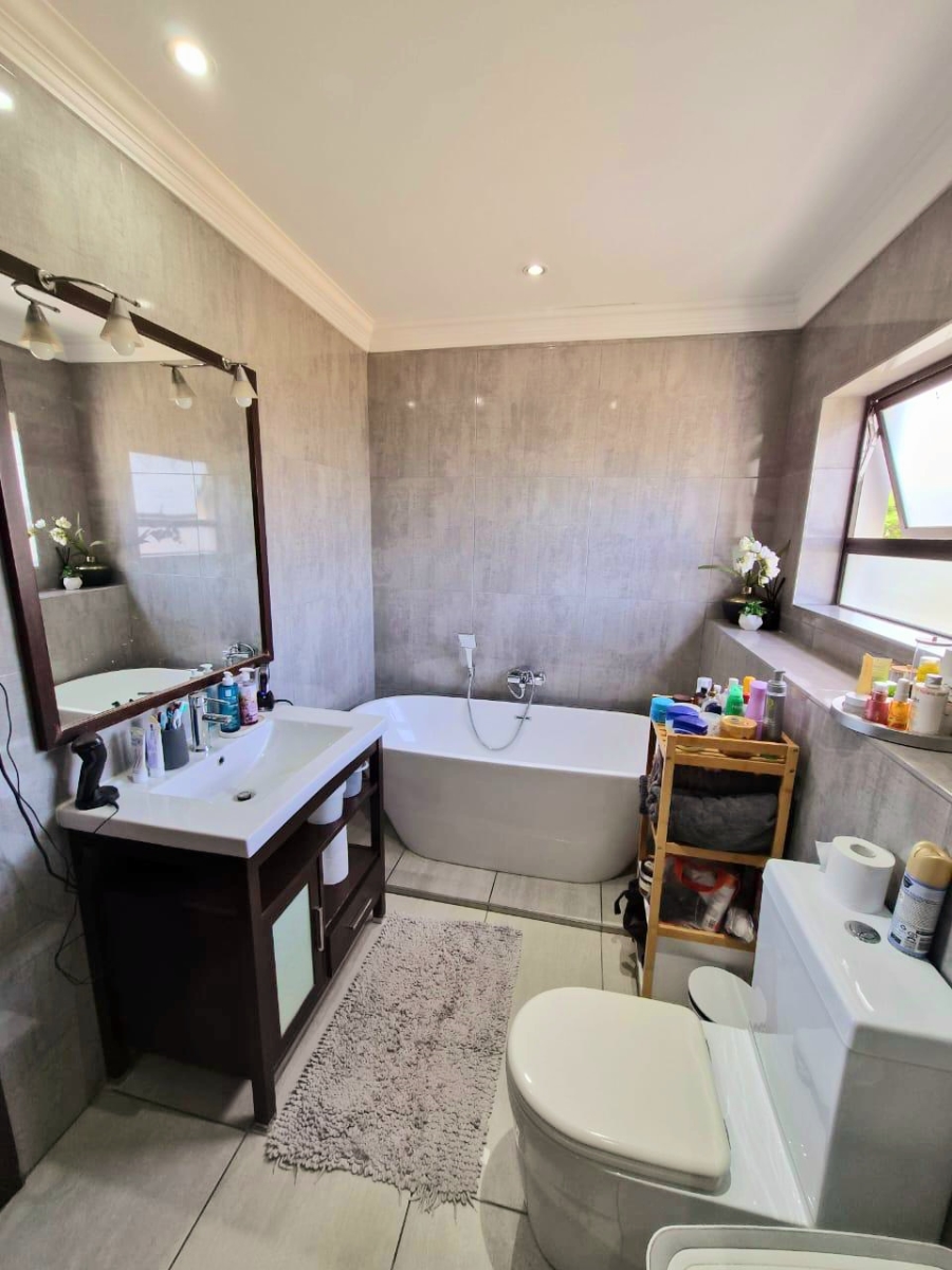 3 Bedroom Property for Sale in Erand Gardens Gauteng