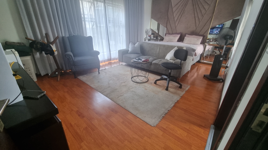 3 Bedroom Property for Sale in Erand Gardens Gauteng