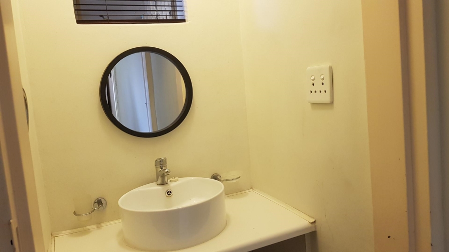 To Let 1 Bedroom Property for Rent in Bordeaux Gauteng