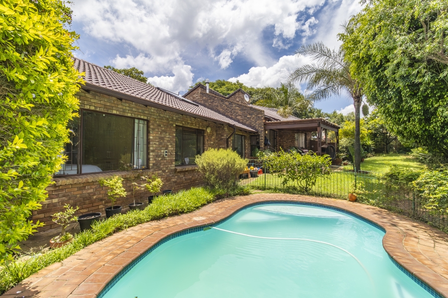 4 Bedroom Property for Sale in Hurlingham Manor Gauteng