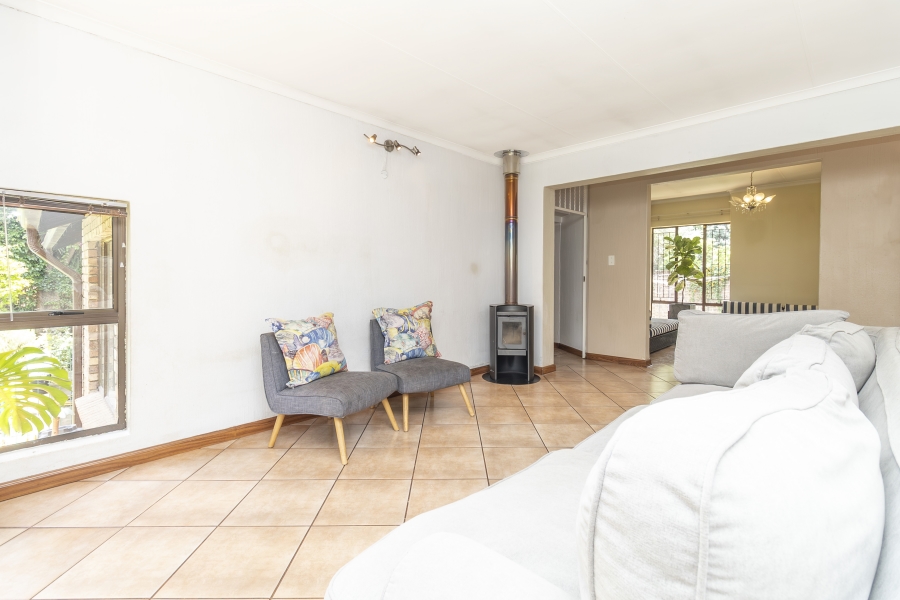 4 Bedroom Property for Sale in Hurlingham Manor Gauteng