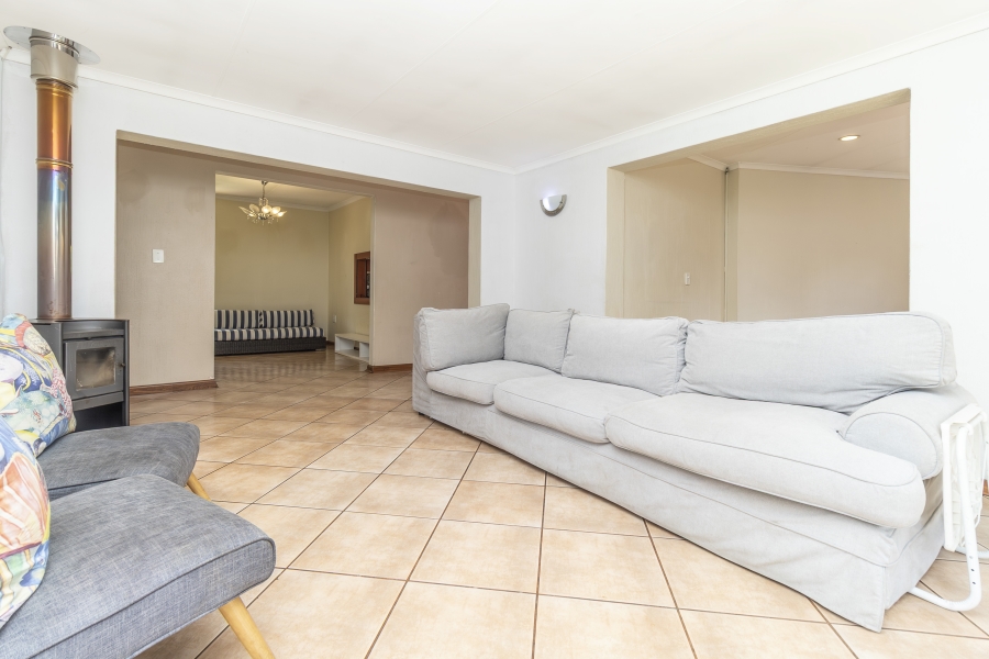 4 Bedroom Property for Sale in Hurlingham Manor Gauteng