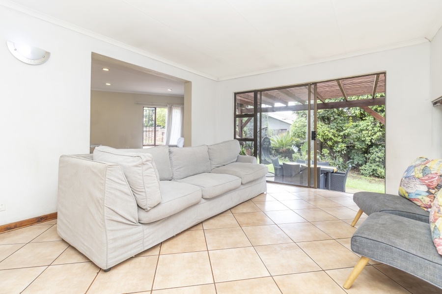 4 Bedroom Property for Sale in Hurlingham Manor Gauteng