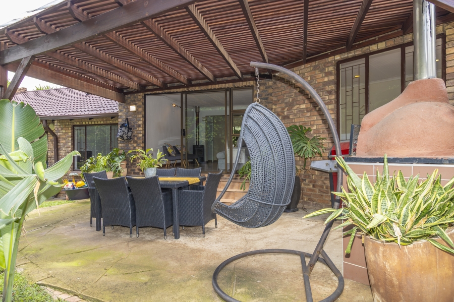 4 Bedroom Property for Sale in Hurlingham Manor Gauteng