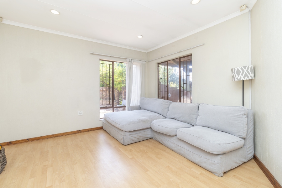 4 Bedroom Property for Sale in Hurlingham Manor Gauteng