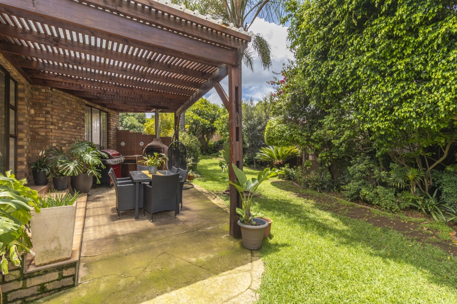 4 Bedroom Property for Sale in Hurlingham Manor Gauteng